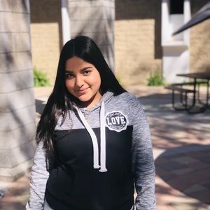 Meet your Posher, Valeria